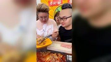 娱乐吃瓜酱保洁